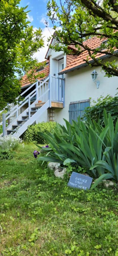 Le Petit Lavoir - Joli Studio A Mayet Exterior foto